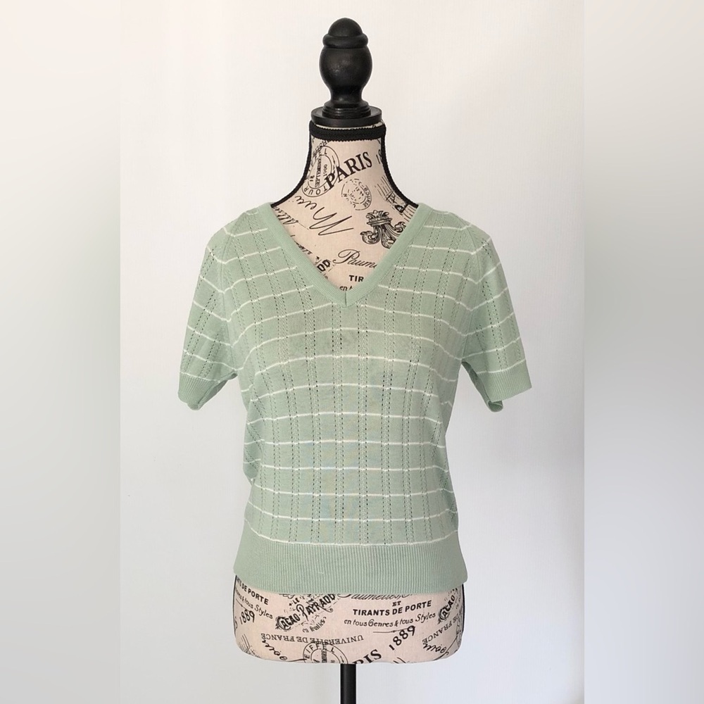 Vintage V-Neck Ladies Sweater